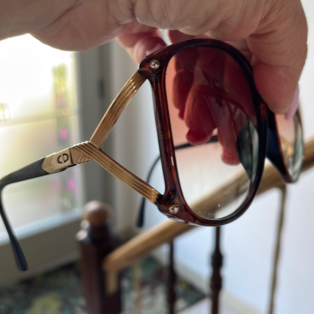 Authentic Large Frame Sunglasses Dior. - Picture 10 of 16